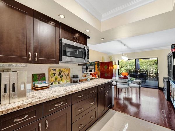403 Dunwoody Ln, Unit 38, Hollywood, FL 33021