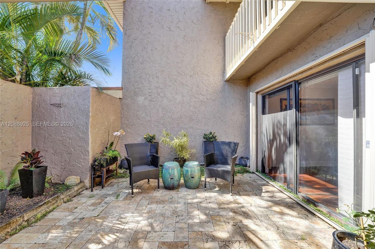 403 Dunwoody Ln, Unit 38, Hollywood, FL 33021 Photo