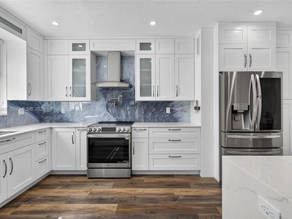 214 Riverwalk Cir, Sunrise, FL 33326