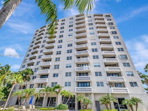 90 Edgewater Dr , Unit 327, Coral Gables, FL 33133