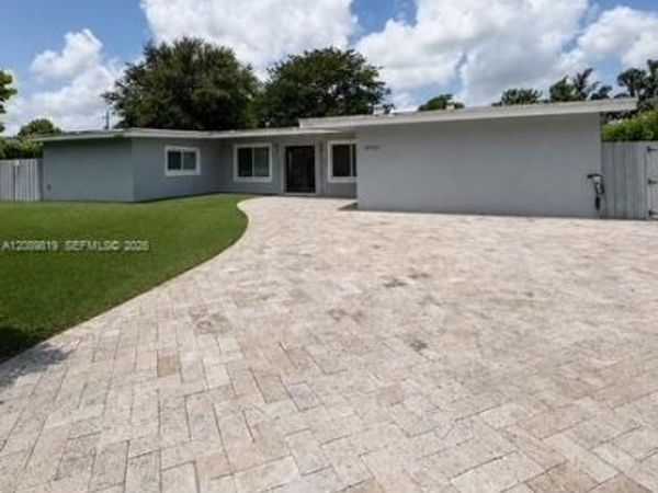 18700 NE 21st Ave , North Miami Beach, FL 33179
