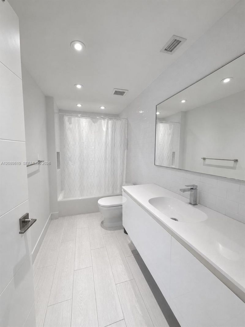 18700 NE 21st Ave, North Miami Beach, FL 33179 Photo