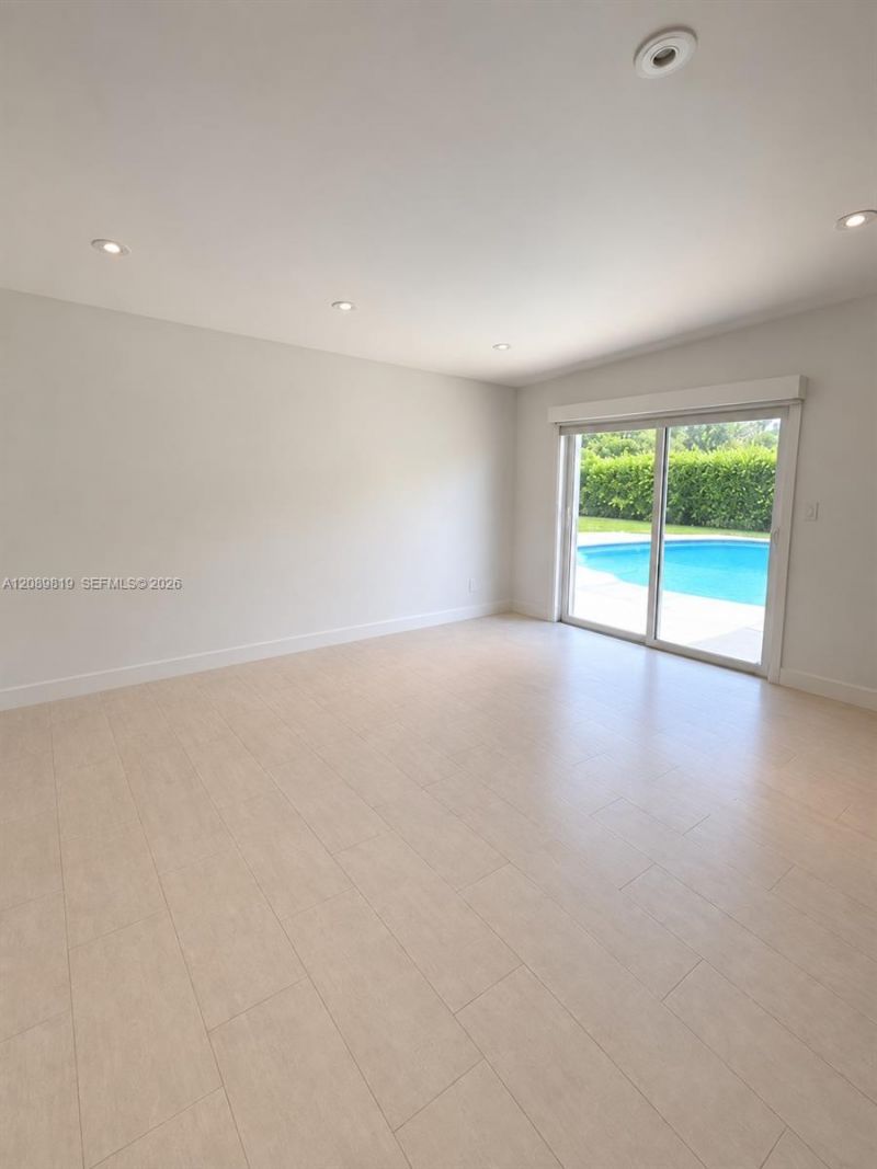 18700 NE 21st Ave, North Miami Beach, FL 33179 Photo