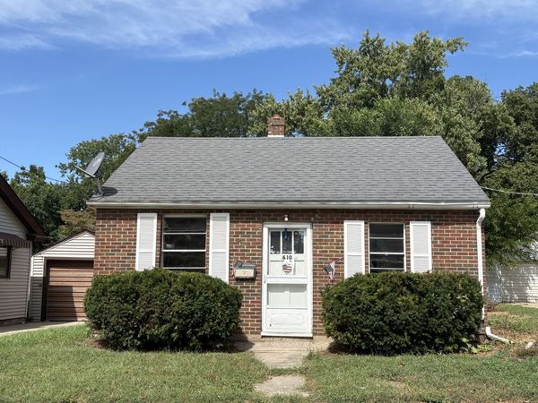 610 E Bronson Street , Streator, IL 61364