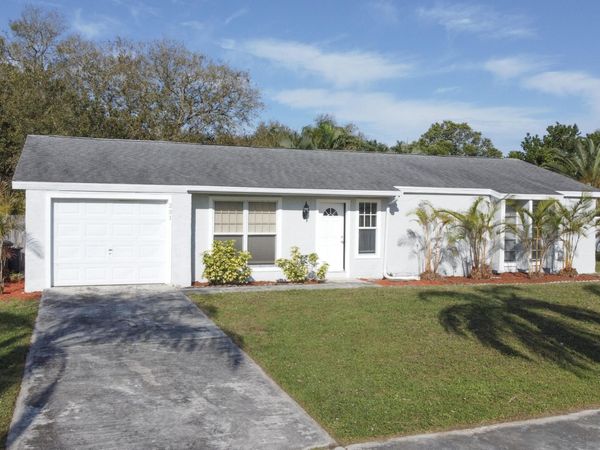 231 NE SOLIDA Circle, Port St. Lucie, FL 34983