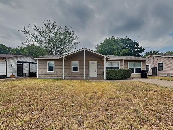 805 Aransas Drive, Euless, TX 76039