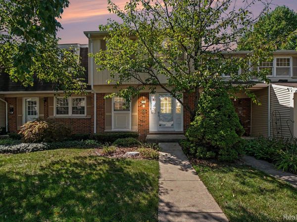 5093 Buckingham , Troy, Mi 48098