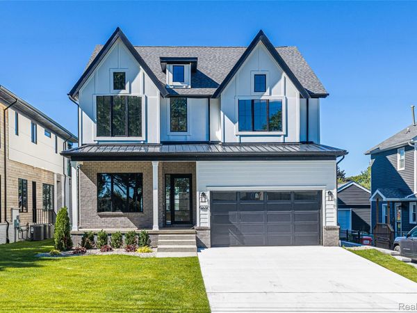 41225 Belvidere Street, Harrison Township, Mi 48045