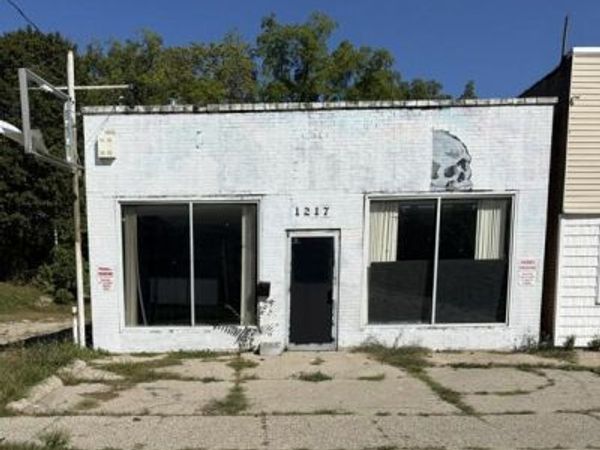 1217 E Cesar E Chavez Avenue, Lansing, MI 48906