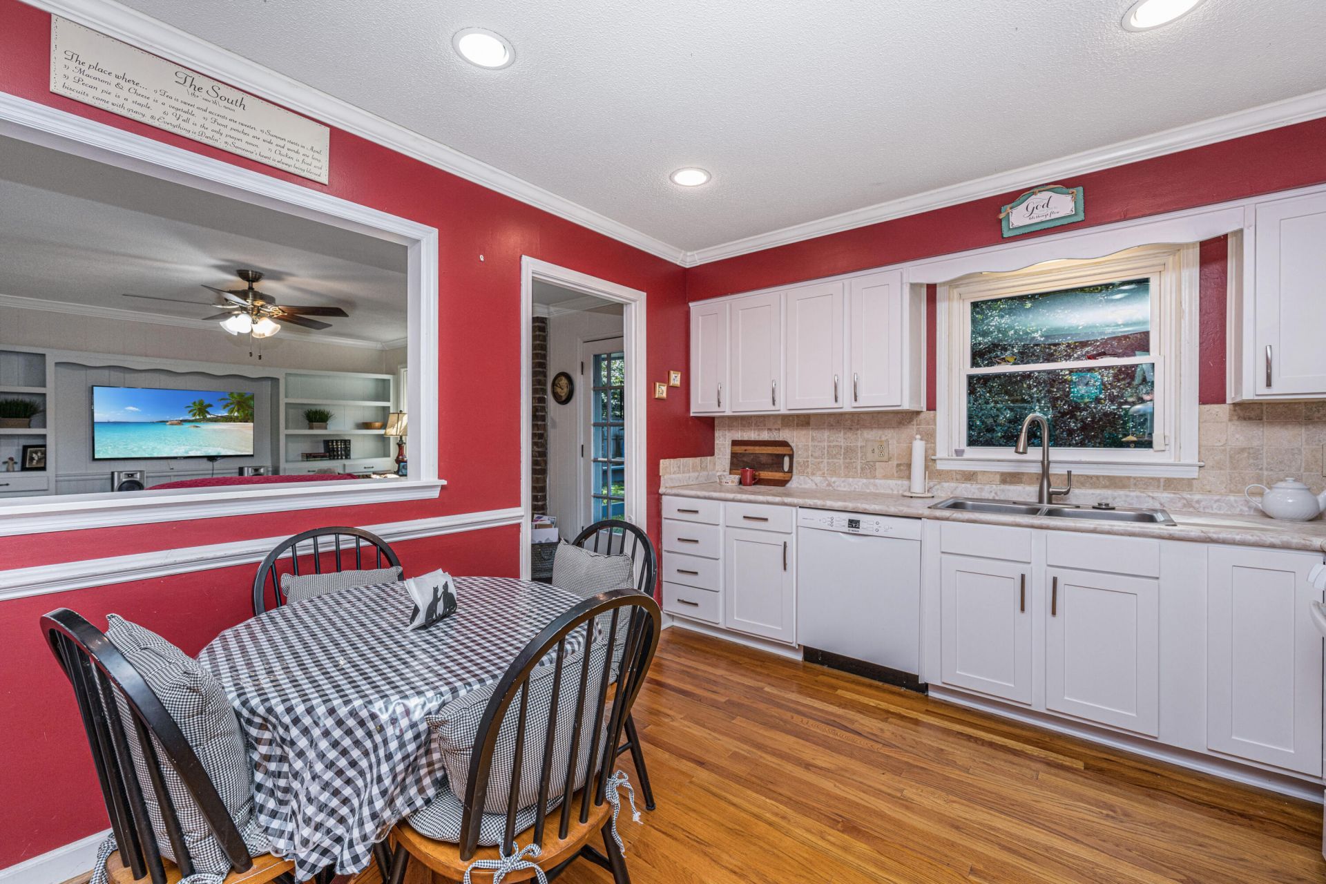 102 Huntington Circle Photo 12