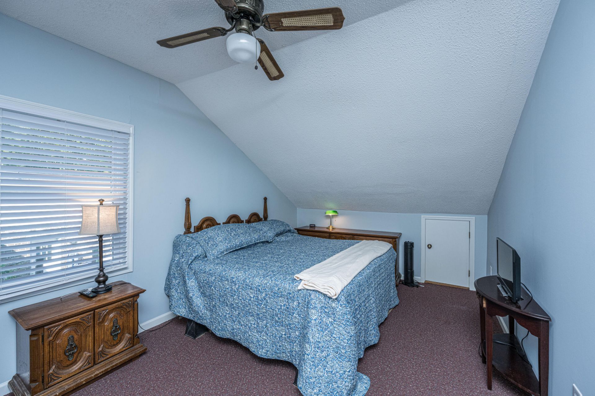 102 Huntington Circle Photo 30