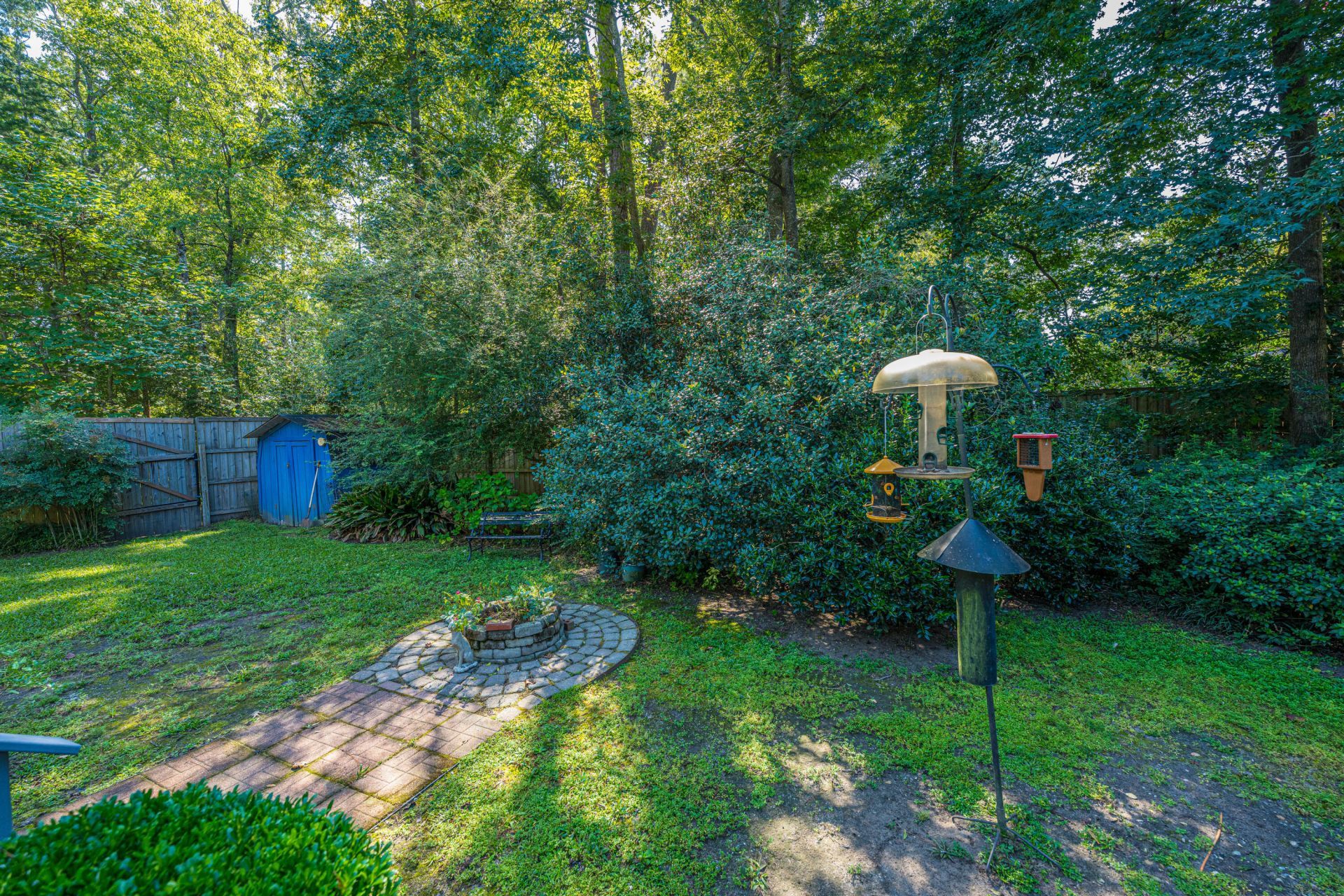 102 Huntington Circle Photo 36