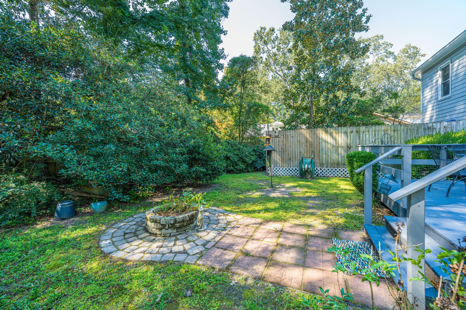 102 Huntington Circle Photo 37