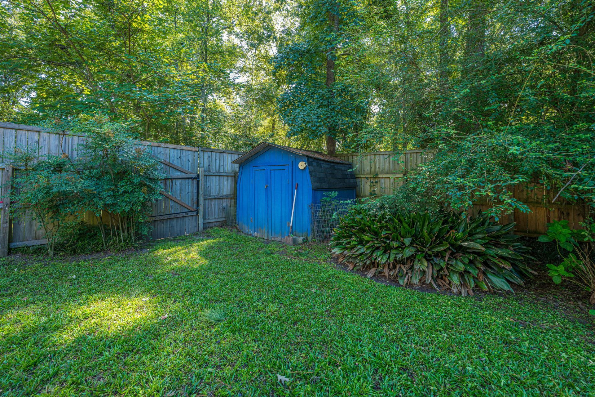 102 Huntington Circle Photo 38