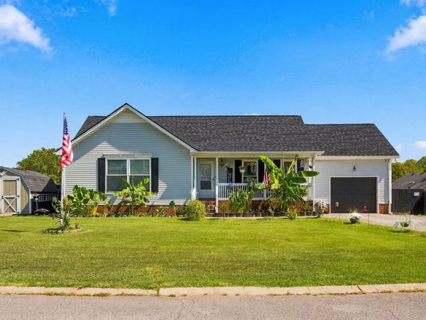 2015 Patricia Dr , Greenbrier, TN 37073