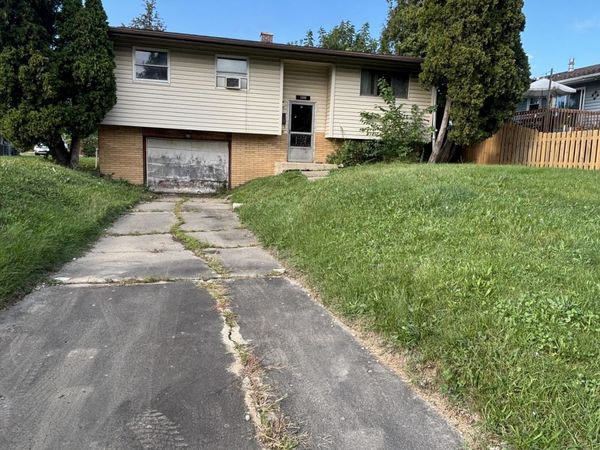 2108 Carmel Boulevard , Zion, IL 60099