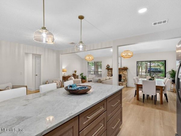 12128 HIDDEN HILLS Drive, Jacksonville, FL 32225