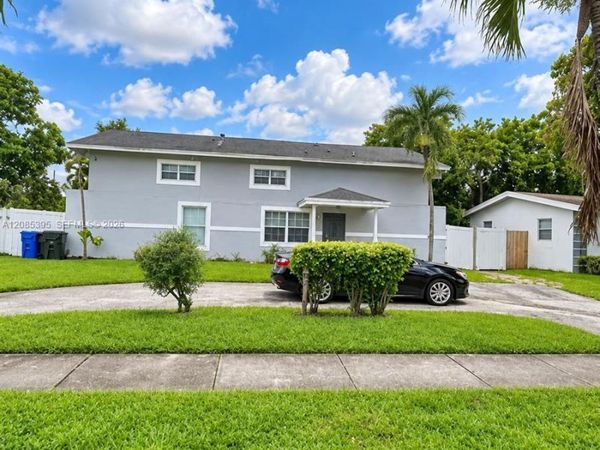4420 NW 37th St , Lauderdale Lakes, FL 33319