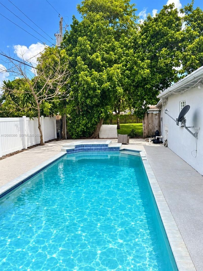 4420 NW 37th St, Lauderdale Lakes, FL 33319 Photo