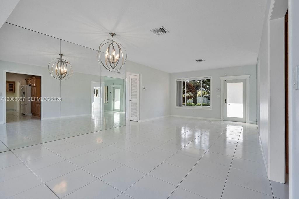 2475 NE 214th St , Aventura, FL 33180 Photo