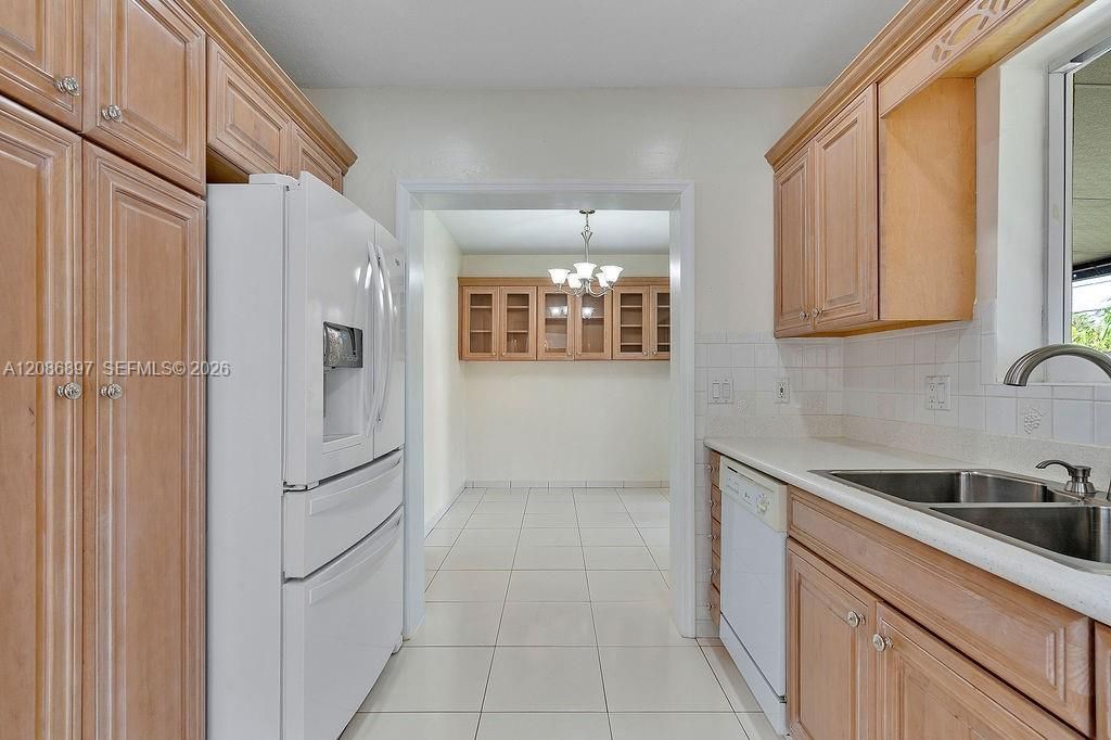 2475 NE 214th St , Aventura, FL 33180 Photo