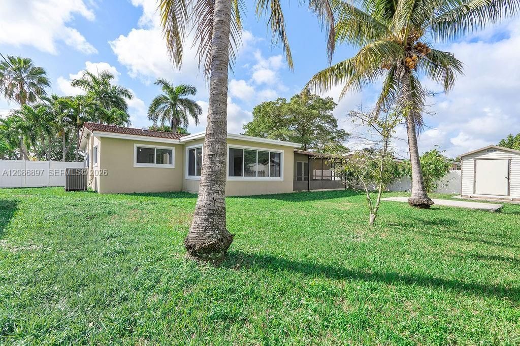 2475 NE 214th St , Aventura, FL 33180 Photo