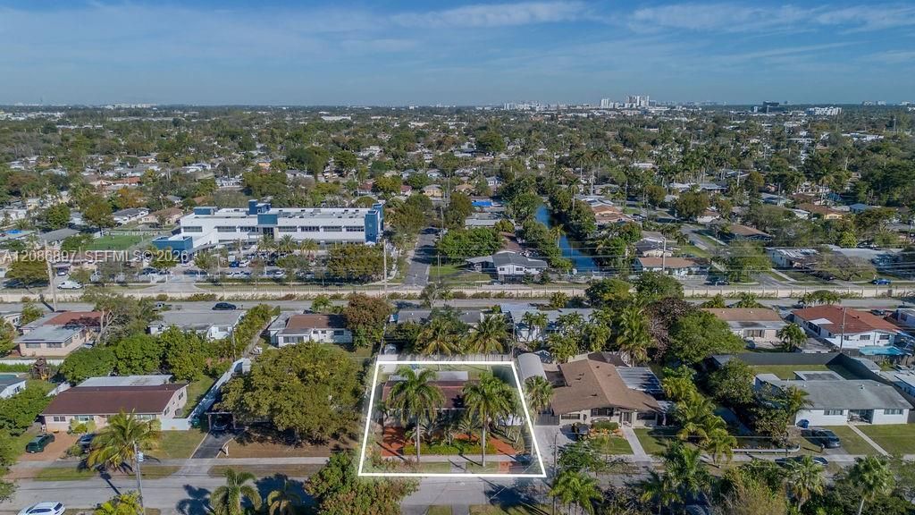 2475 NE 214th St , Aventura, FL 33180 Photo