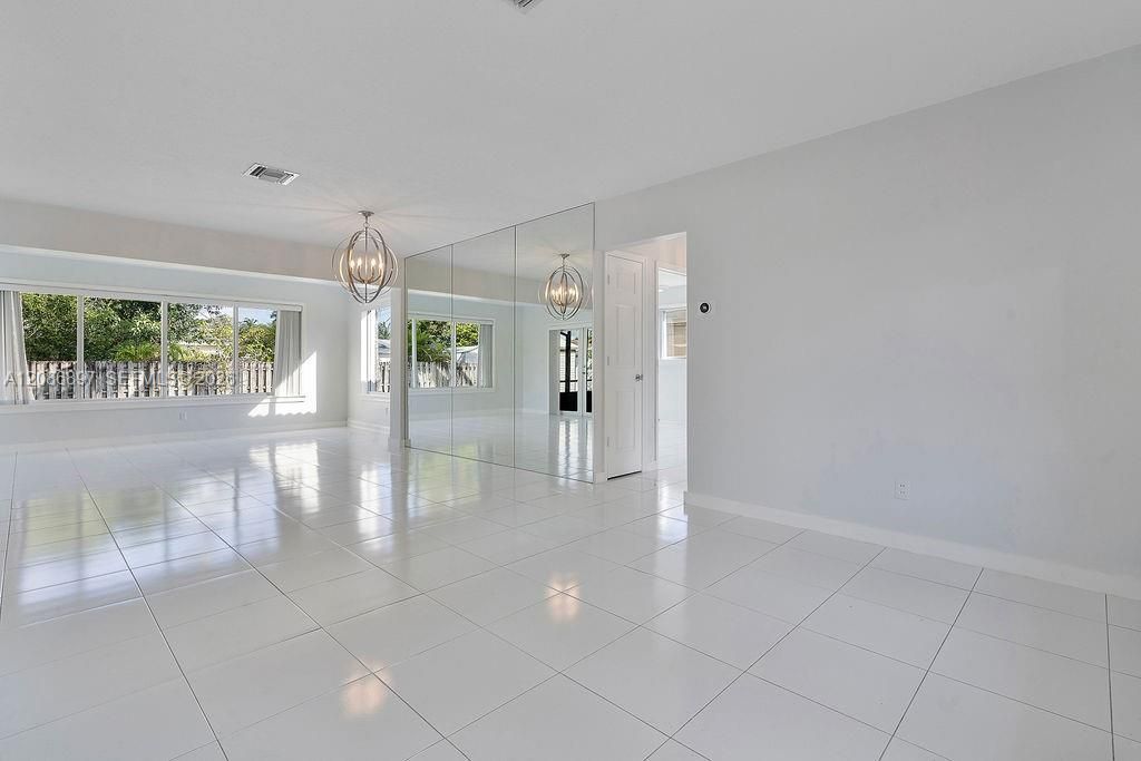 2475 NE 214th St , Aventura, FL 33180 Photo