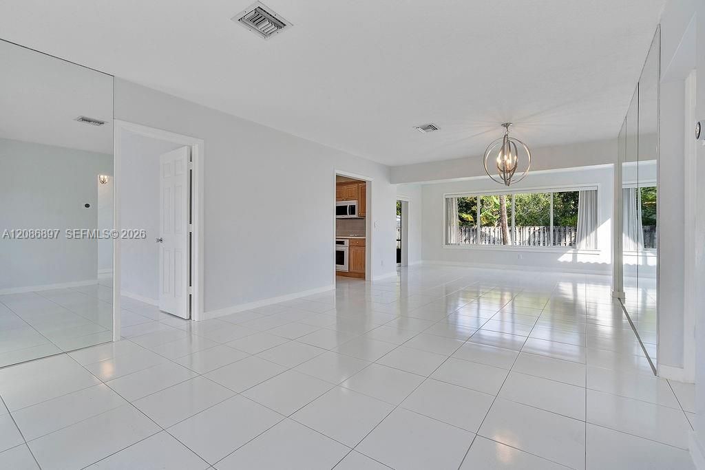 2475 NE 214th St , Aventura, FL 33180 Photo