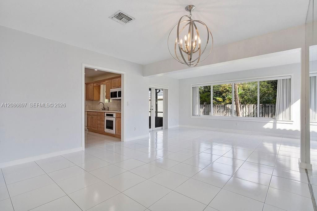 2475 NE 214th St , Aventura, FL 33180 Photo