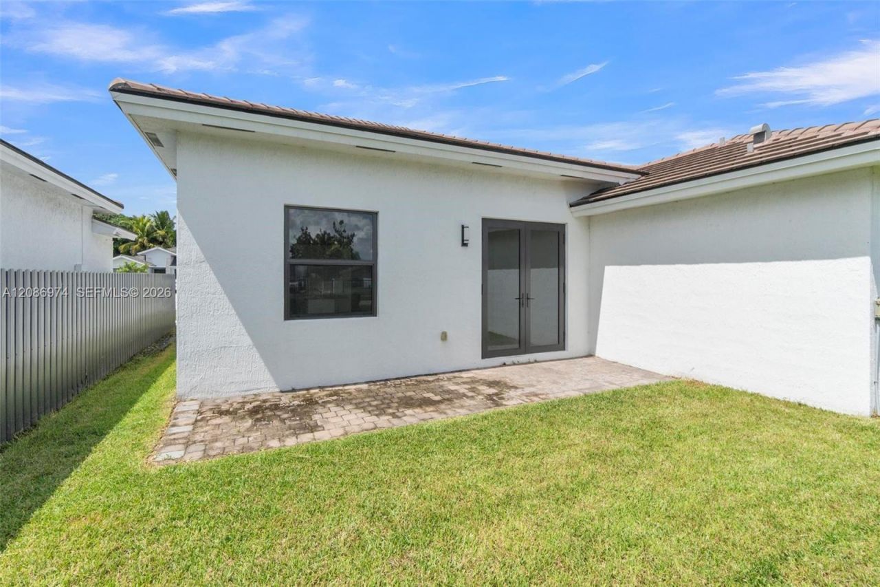 19447 SW 124th Ct , Miami, FL 33177 Photo