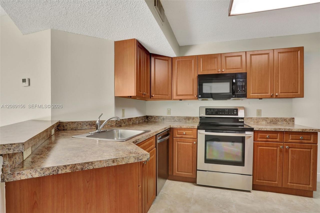 8891 Wiles Rd, Unit 102, Coral Springs, FL 33067 Photo