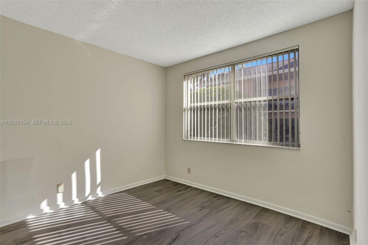 8891 Wiles Rd, Unit 102, Coral Springs, FL 33067 Photo