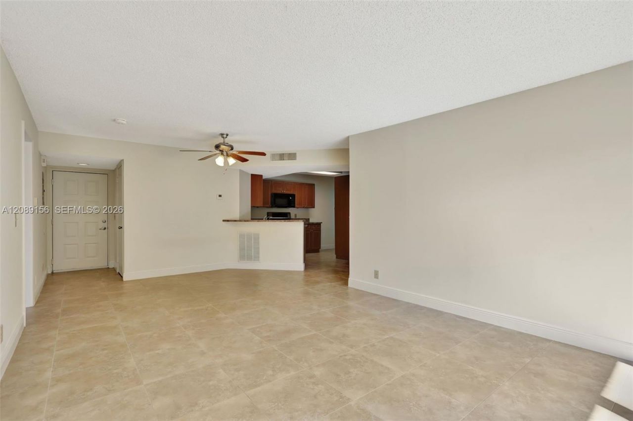 8891 Wiles Rd, Unit 102, Coral Springs, FL 33067 Photo
