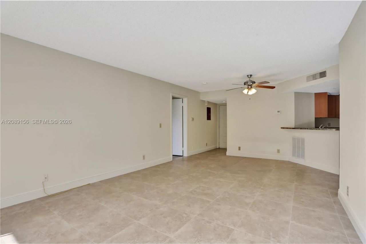 8891 Wiles Rd, Unit 102, Coral Springs, FL 33067 Photo