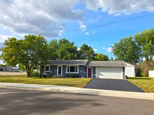 310 Highland Street W, Annandale, MN 55302