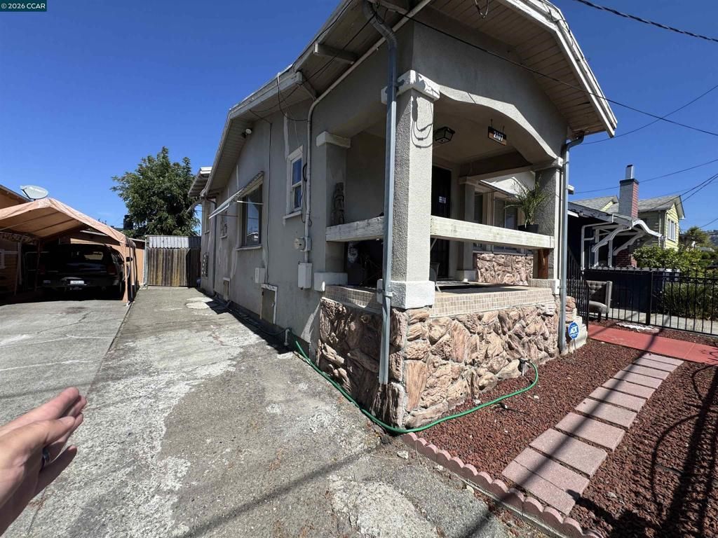 2107 64th Ave, Oakland, CA 94621 Main Photo