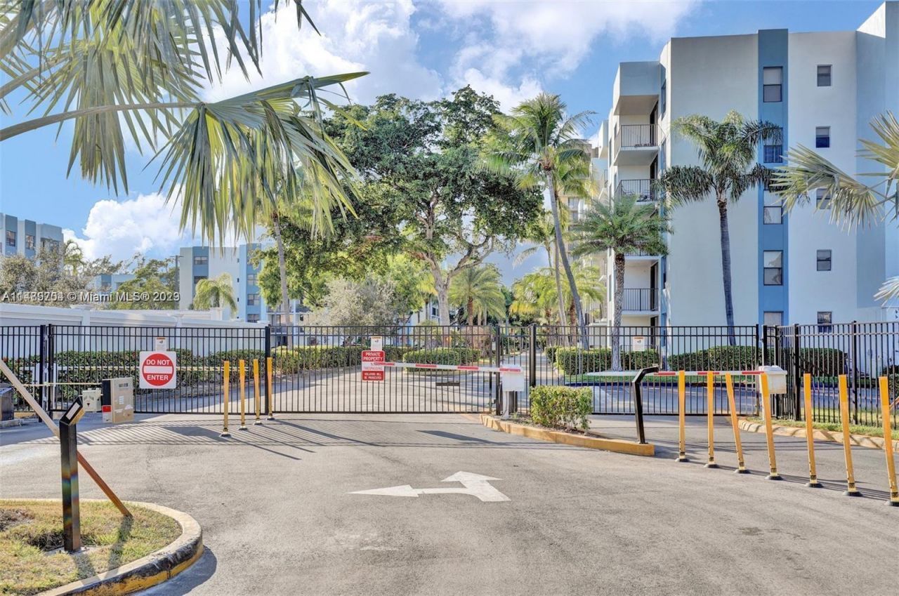 1470 NE 123rd Street, Unit A1010, North Miami, FL 33161 Photo