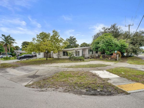 3630 SW 40th Street, West Park, FL 33023