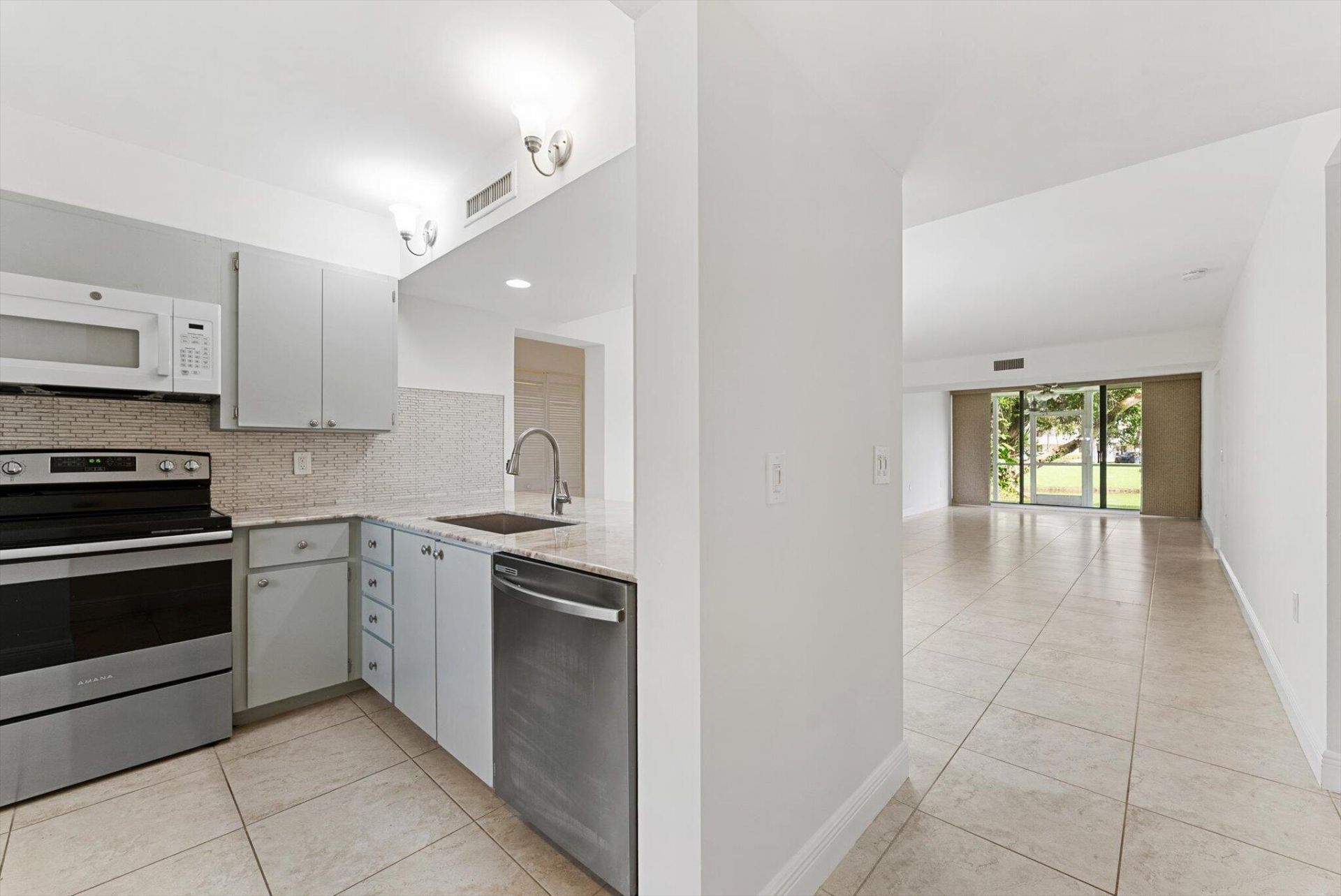 6205 Balboa Circle, Unit 102, Boca Raton, FL 33433 Photo