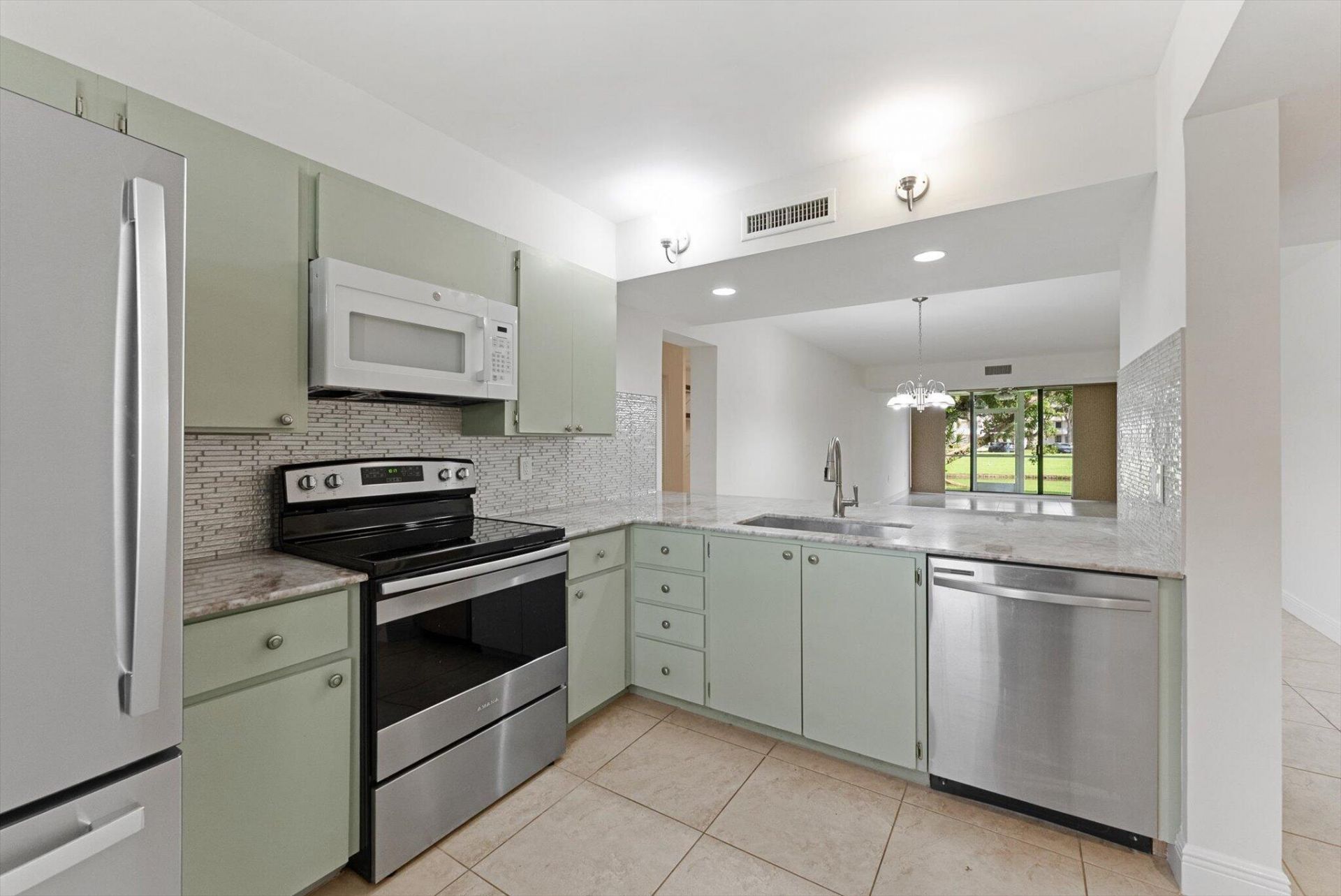 6205 Balboa Circle, Unit 102, Boca Raton, FL 33433 Photo