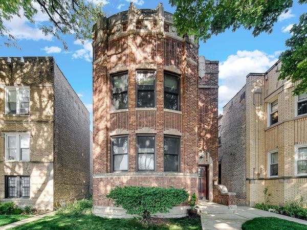 6730 N Rockwell Street , Chicago, IL 60645