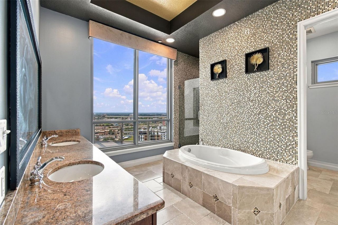 1209 E Cumberland Avenue, Unit 2901, Tampa, FL 33602 Photo