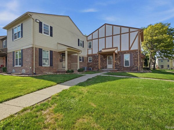 36511 Park Place Drive , Sterling Heights, Mi 48310