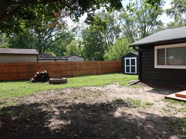 1223 W Miller Road , Lansing, Mi 48911