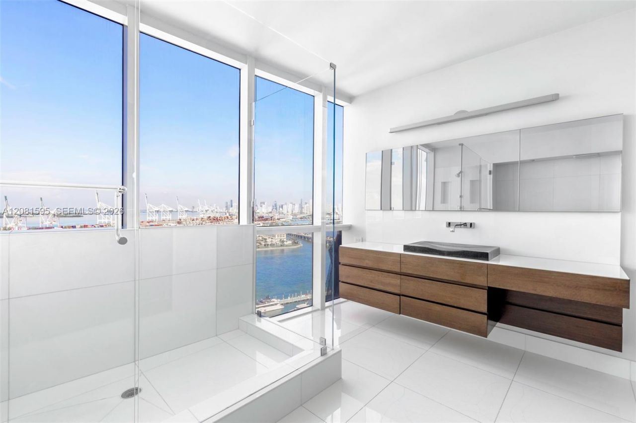 400 Alton Rd , Unit 2101, Miami Beach, FL 33139 Photo