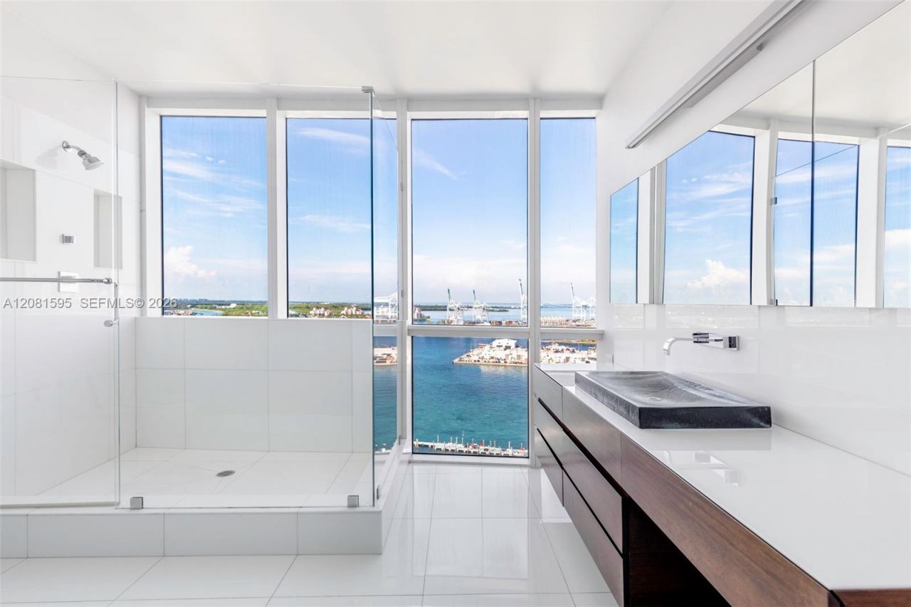 400 Alton Rd , Unit 2101, Miami Beach, FL 33139 Photo
