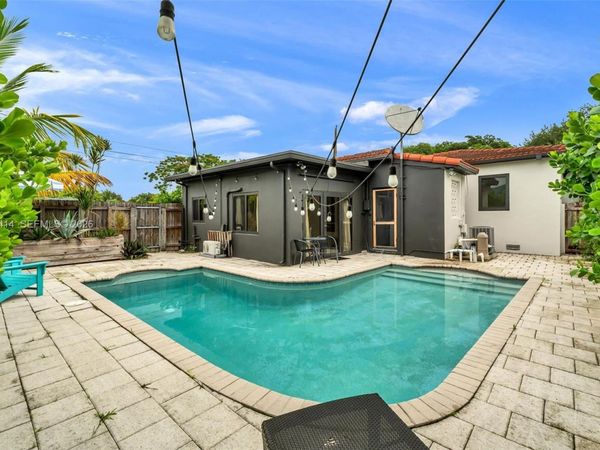 1224 N 26th Ave , Hollywood, FL 33020