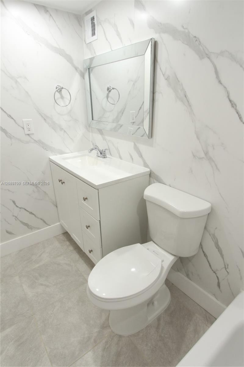 4550 NW 9th St, Unit 808E, Miami, FL 33126 Photo