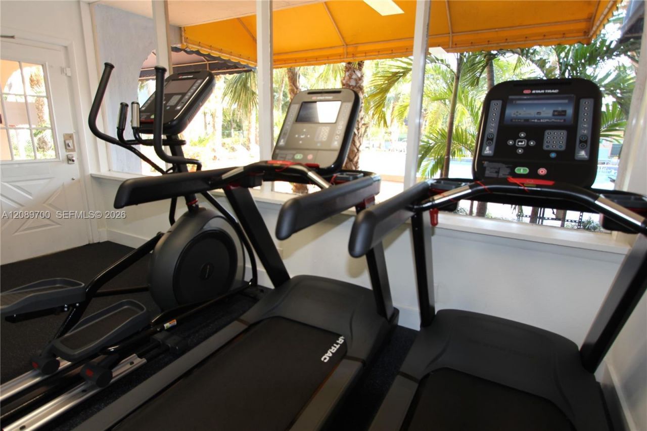 4550 NW 9th St, Unit 808E, Miami, FL 33126 Photo